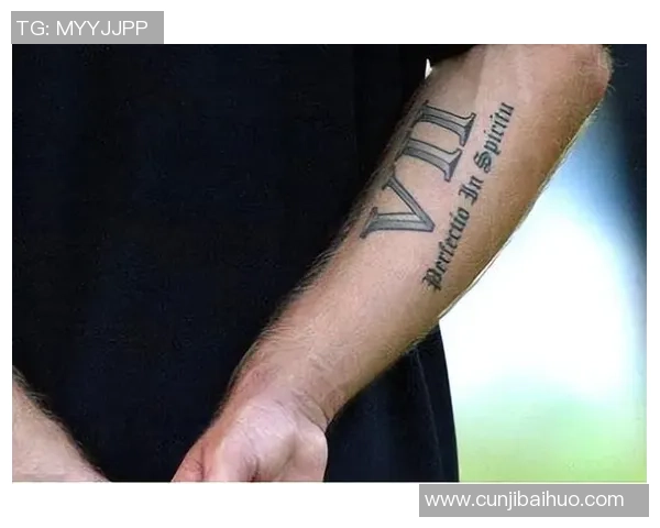 意大利足球明星的独特纹身艺术与背后的故事揭秘