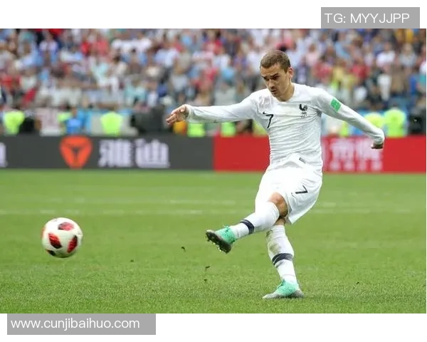 足球场上的微笑力量:那些戴假牙的明星球员故事 足球场上的微笑力量:那些戴假牙的明星球员故事