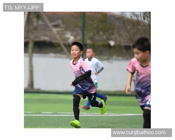 今天踢足球的乐趣与技巧分享让我们一起享受运动的快乐与团队的默契