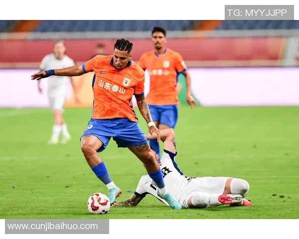 兰峥足球:探索中国足球新未来的激情与梦想之旅 兰峥足球:探索中国足球新未来的激情与梦想之旅